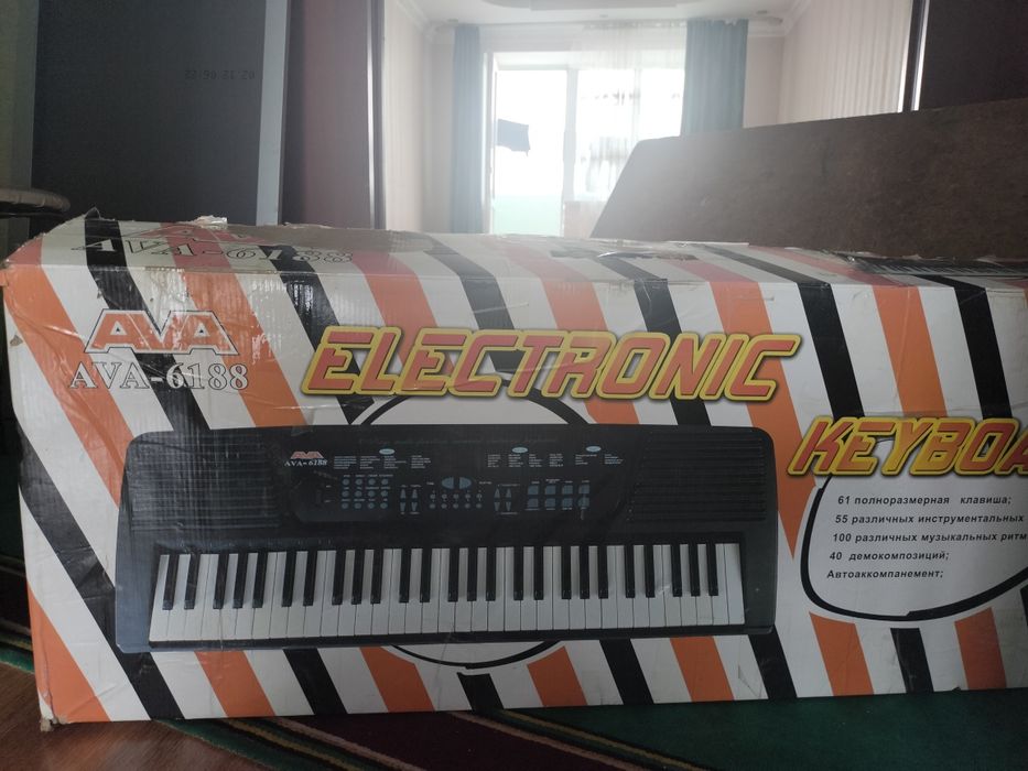 продам синтезатор
