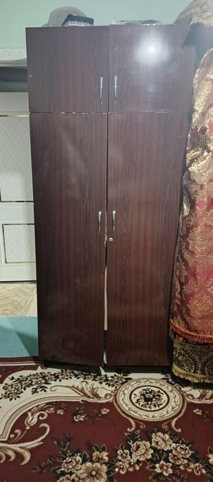 2 та шкаф ва подставка