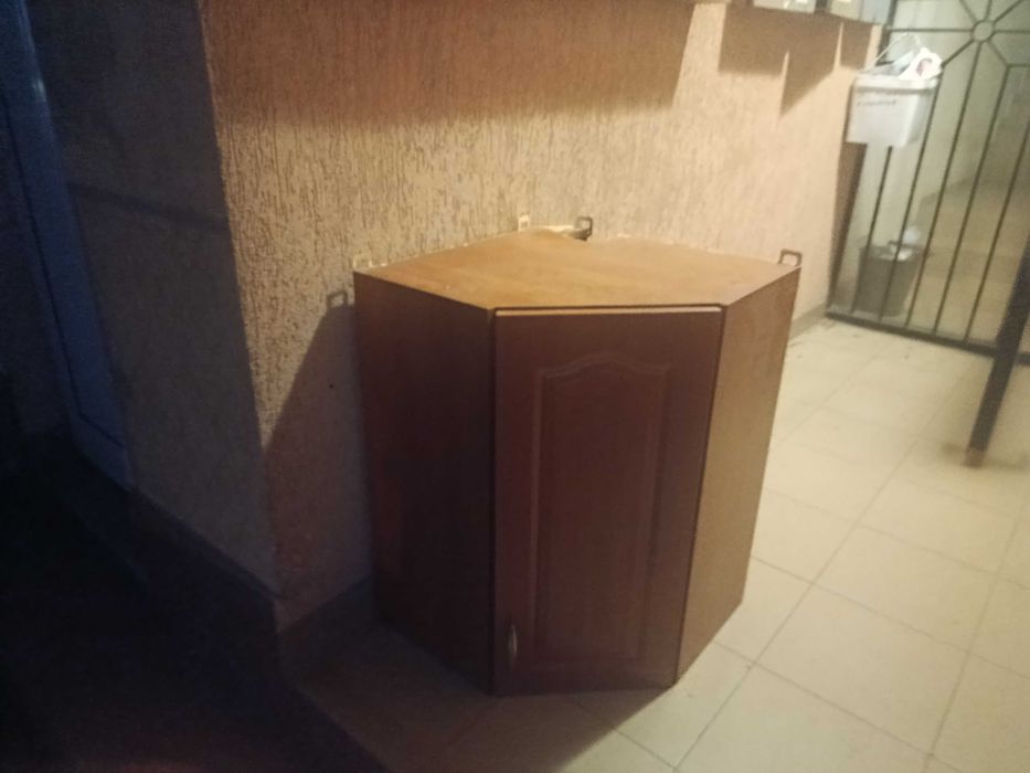 Продавам кухненски шкафове – комплект