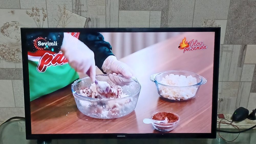 SAMSUNG СМАРТ 32Диоганал в отличном состояние