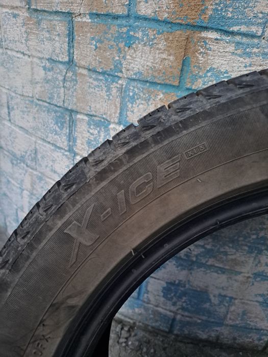 Продам две резины Мишлен.