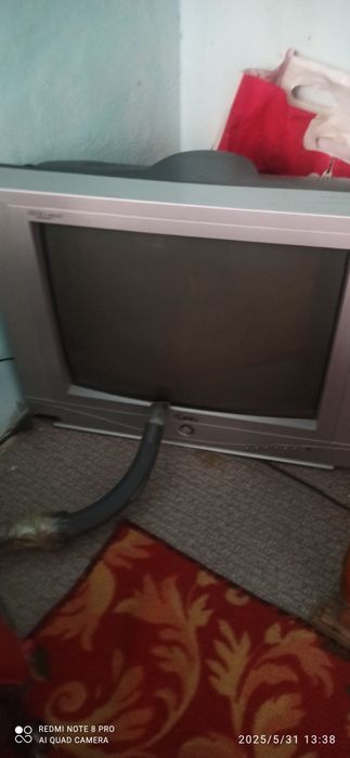 Телевизор LG работал был куплен давно но работал всего два года продам