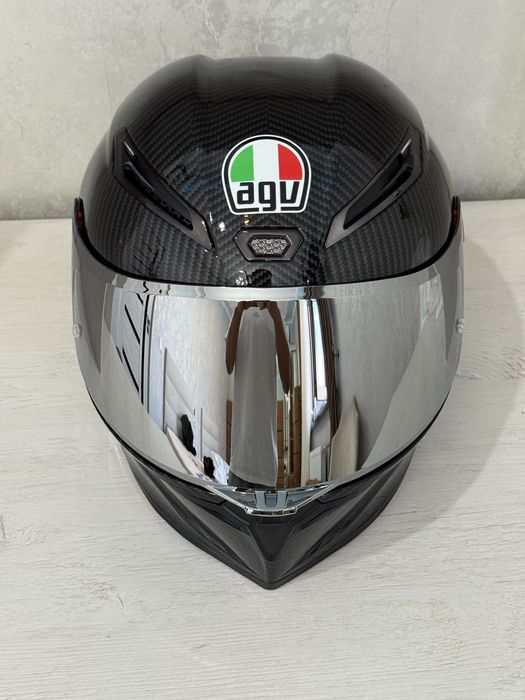 Продается мотошлем AGV