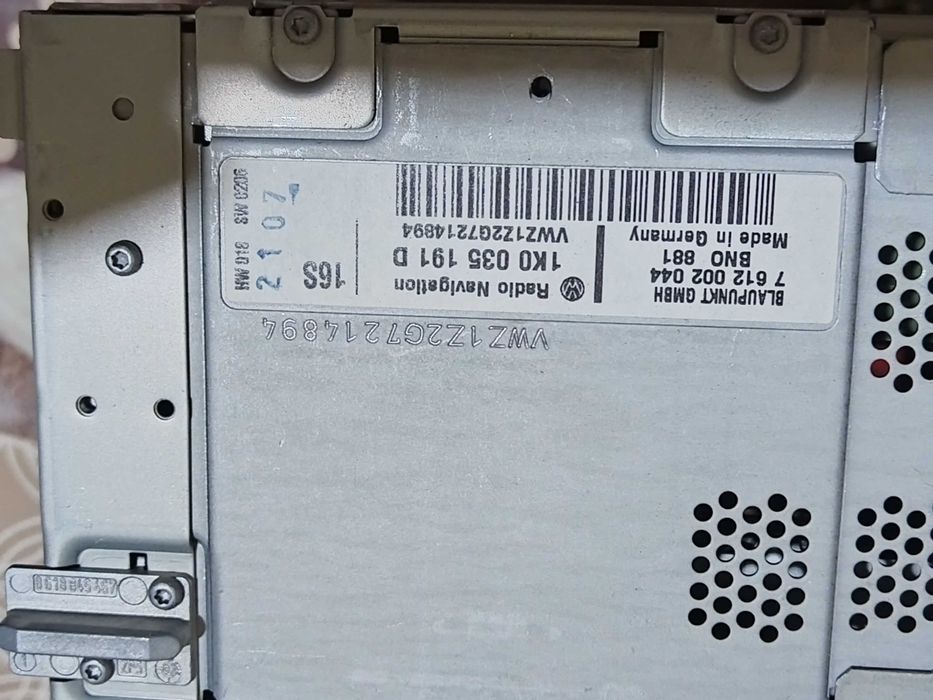 Продавам авто радио