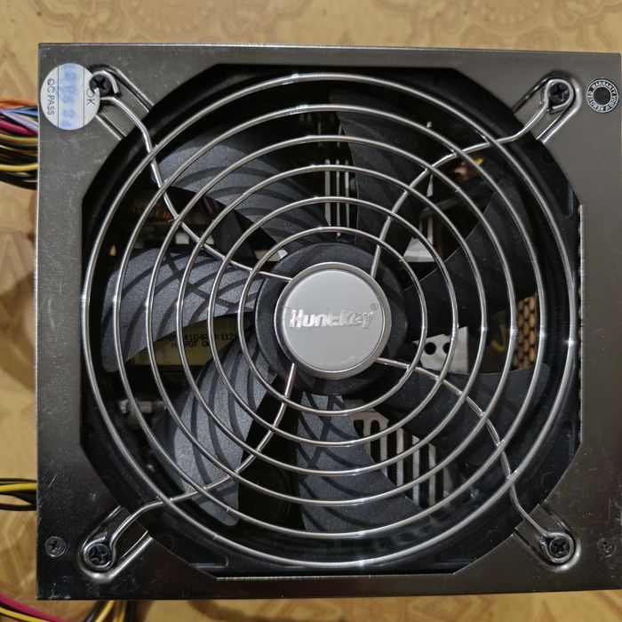 Блок питания для компьютера 700 Вт