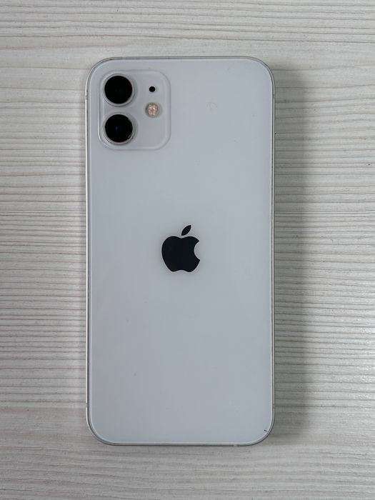 Продам iPhone 12
