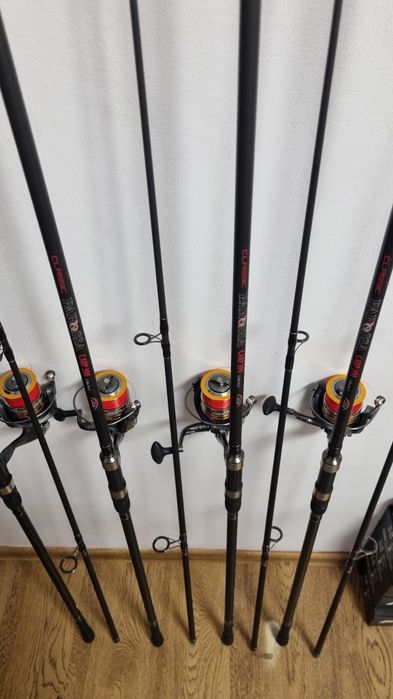 SET 4 Lansete FL PAROSSA 3,90m din 2 Segmente + 4 Mulinete FL EFB6000