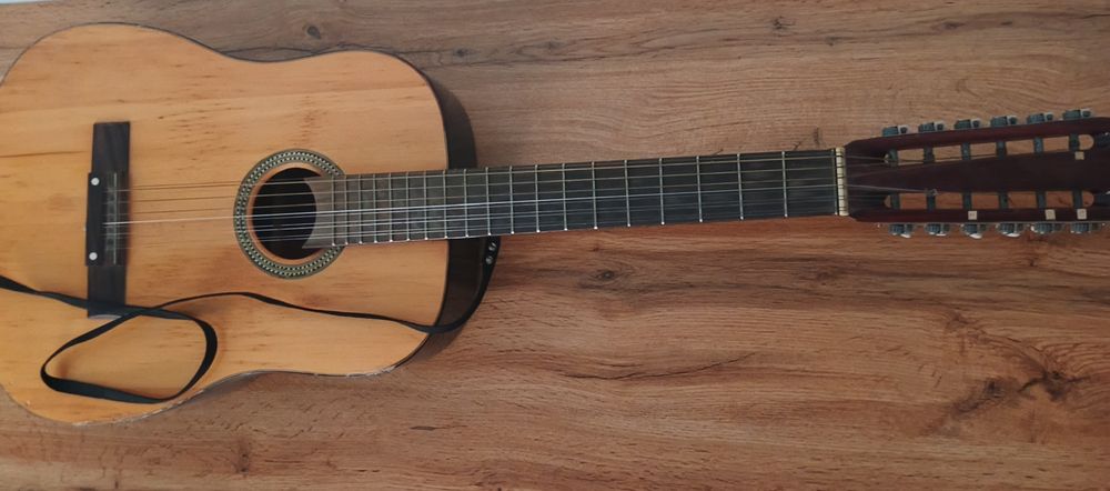 Sotiladi sovetskaya gitara termiz shaxar