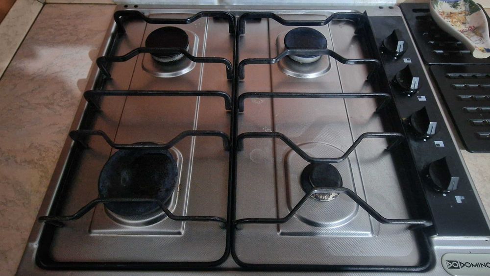 Vand mobila de bucatarie si aparate electrocanice incorporate