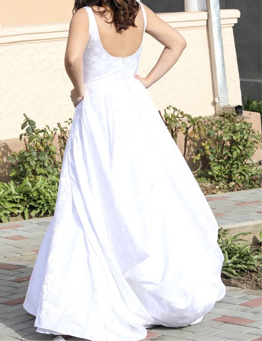 Vand rochie de mireasa