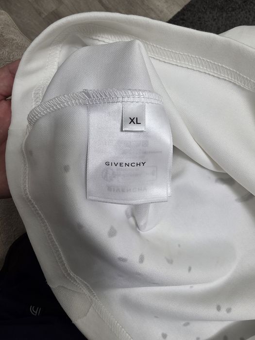 футболка с потертостями Givenchy