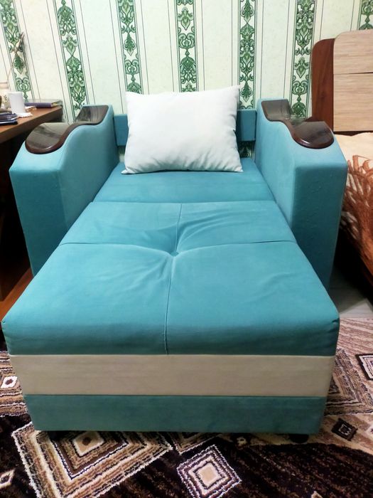 Продам диван+ 2 кресла