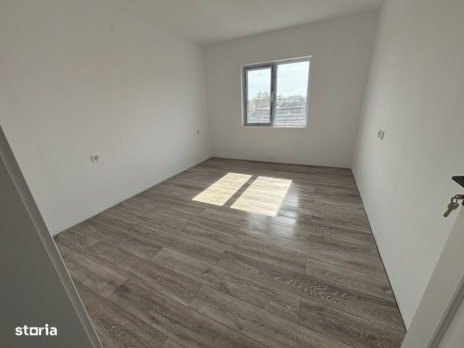 De vânzare casă P+1E tip duplex