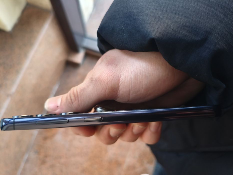 Samsung galaxy s23 256/8