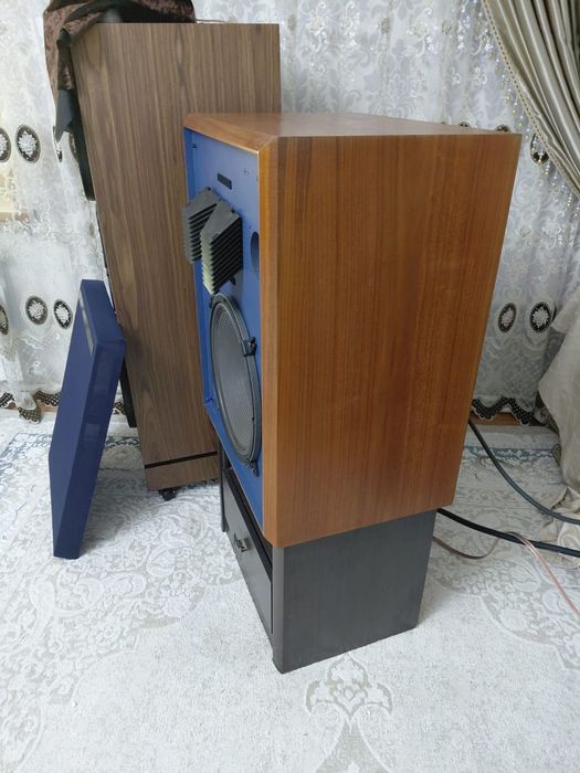 Жбл4333 акустика в хорошем состоянии.