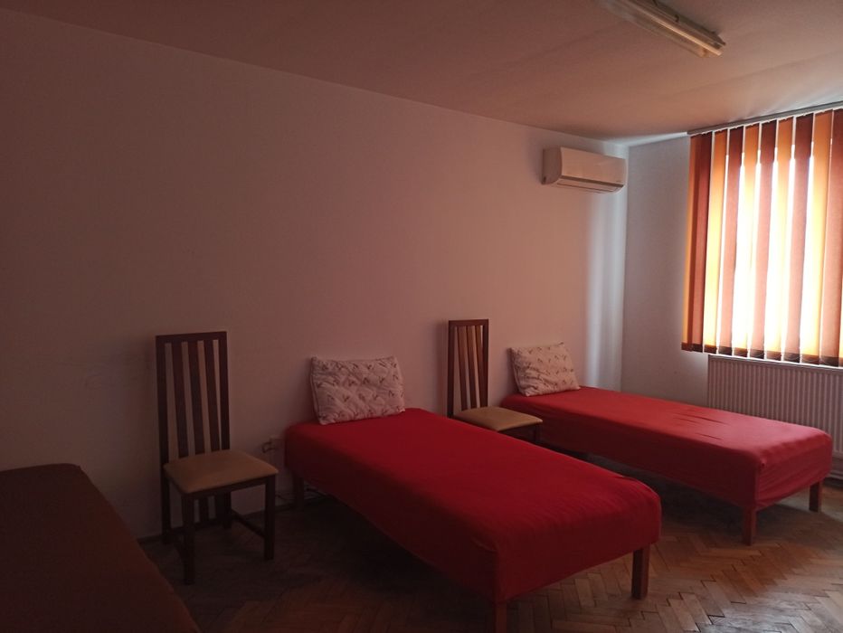 De închiriat casă