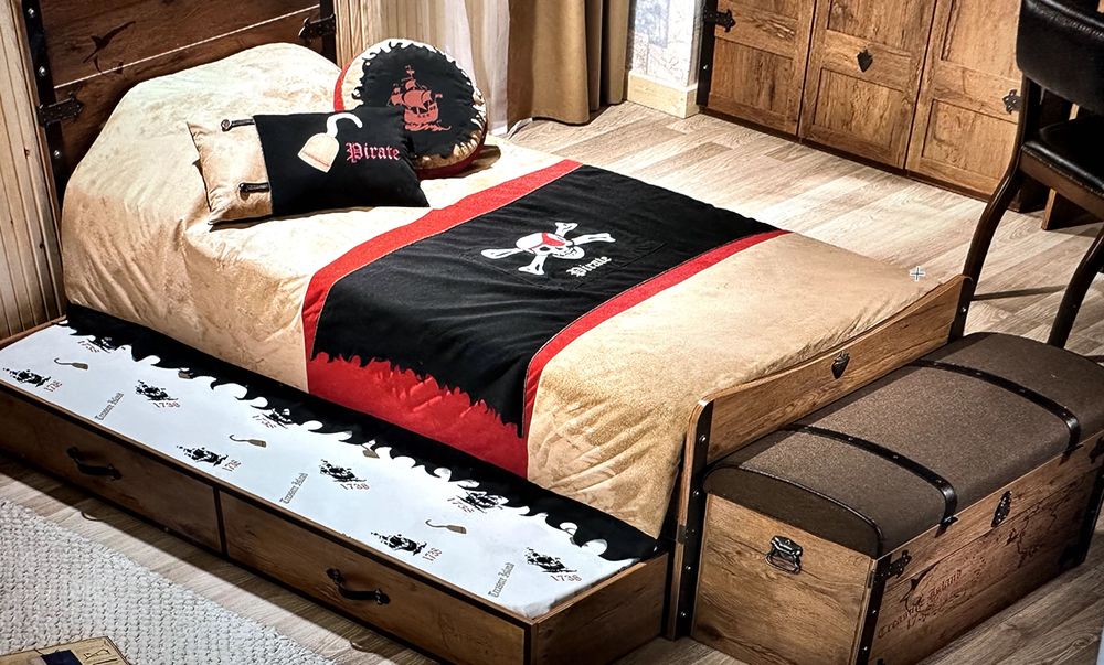 Mobila copii cu pirati