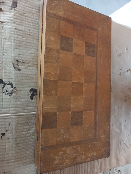 Старинен голям дървен шахмат