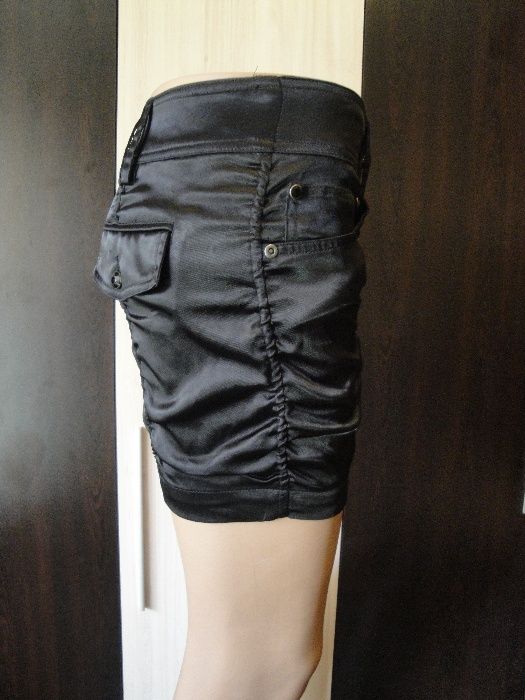 Terranova (Теранова)– нова маркова черна набрана/намачкана дамска пола