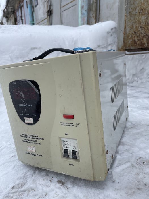 Стабилизатор напряжения бу.