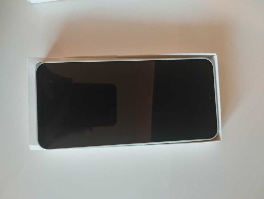 Продавам телефон