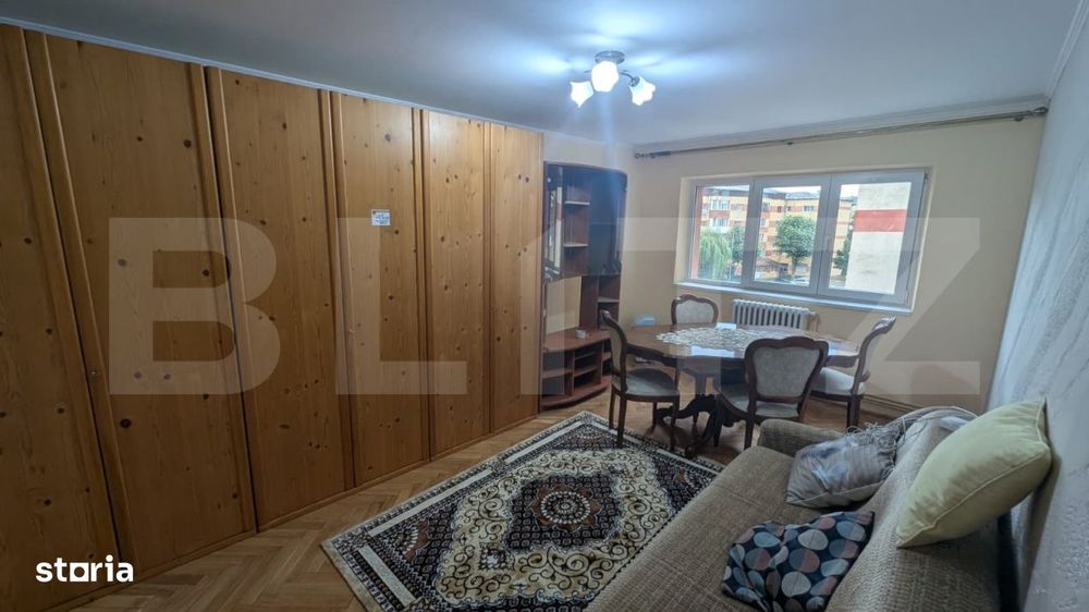 Apartament cu 2 camere, decomandat, 55 mp, 2 bai, zona Cetate