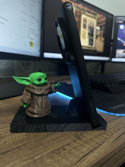 3D Стойка за телефон - Baby Yoda