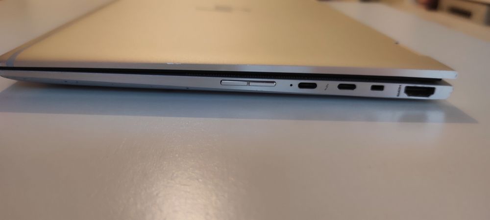 HP EliteBook x360 1030 G3 | i7 vPro Gen 8 | 16GB RAM | 256 GB SSD | To