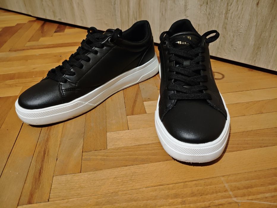 Спортно елегантни обувки  GAP 28.5 см стелка в идеално състояние