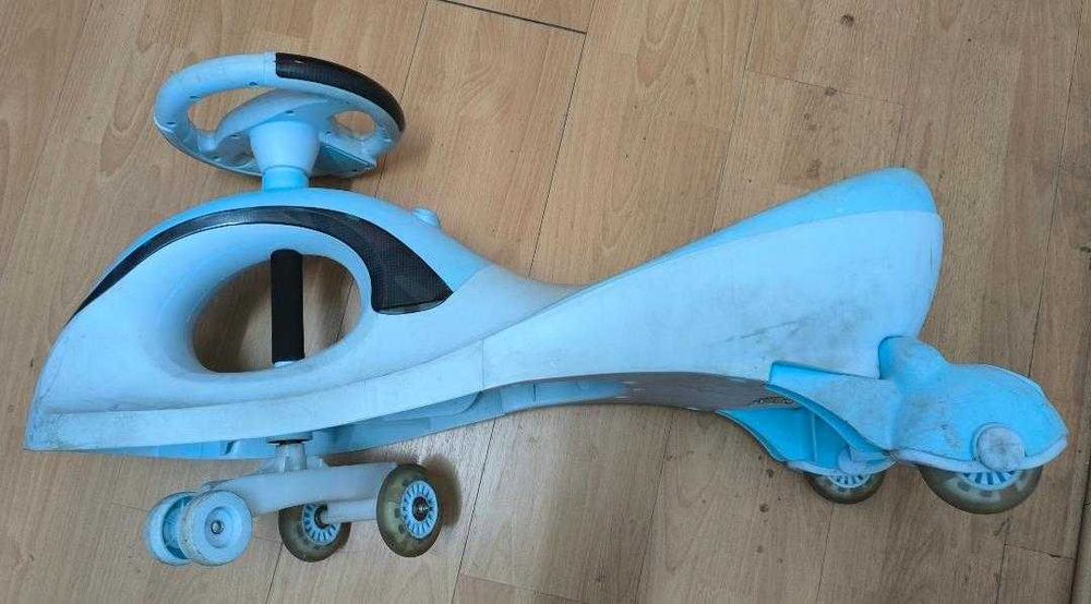 Maşinuţă, trotinetă, bicicletă, ideale pentru copii (2-5 ani)