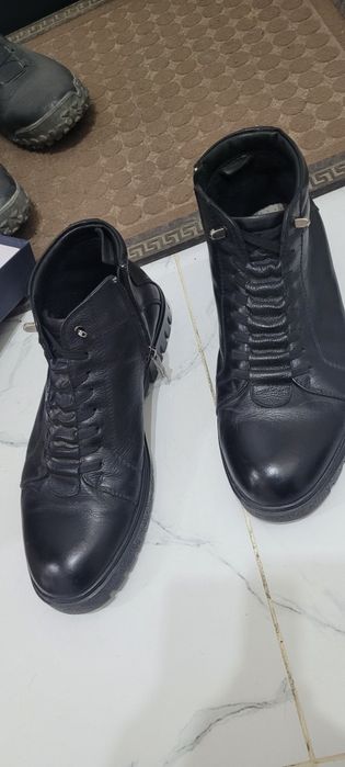 Кроссовки кожаные