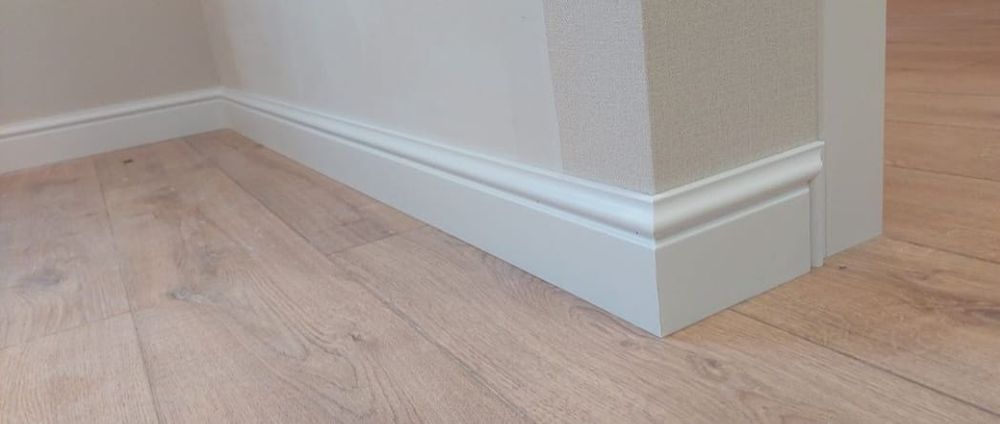 Установка плинтусов