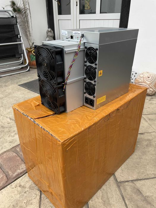 Canaan Avalon A15Pro 221Th/s, 3662W Биткойн майнър