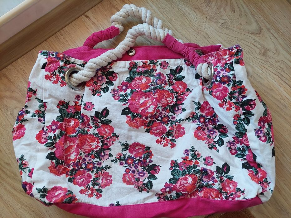 Лот дамски чанти