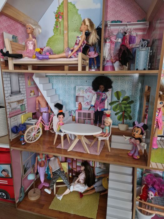 Casuta papusi din lemn