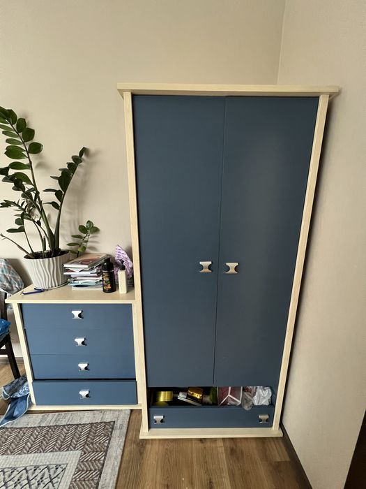 Шкаф с комодом в хорошем состояние