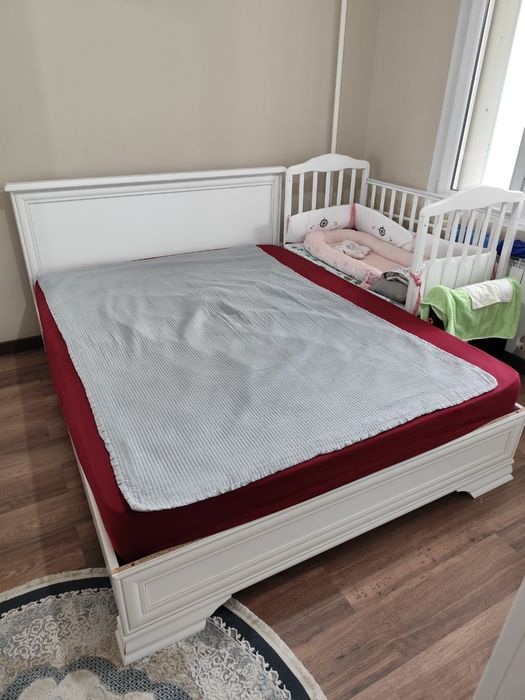 Кровать двуспальная