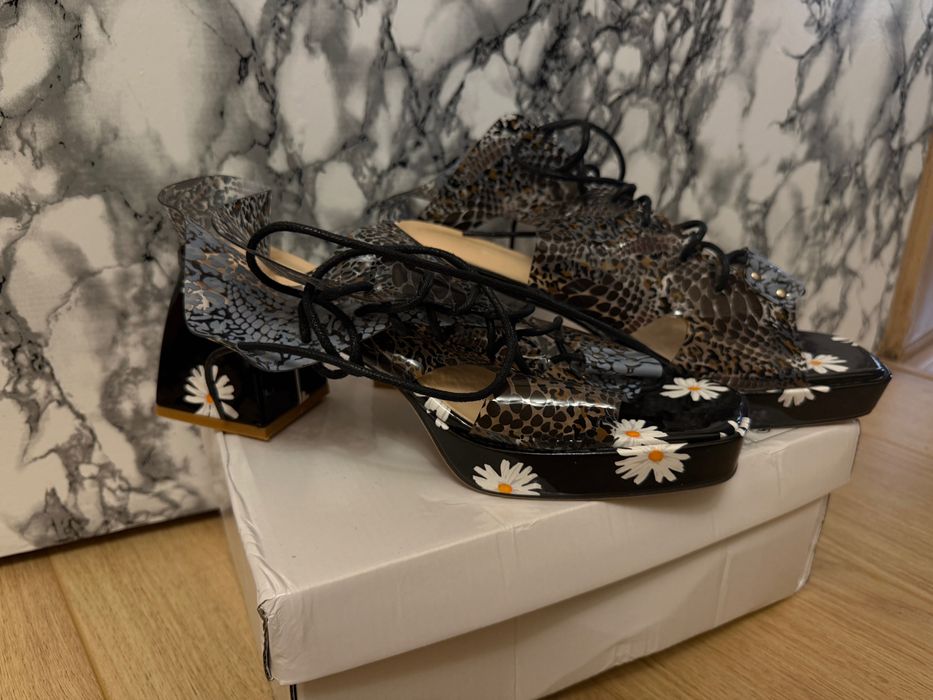Дамски, модни сандали на висок ток с флорален принт