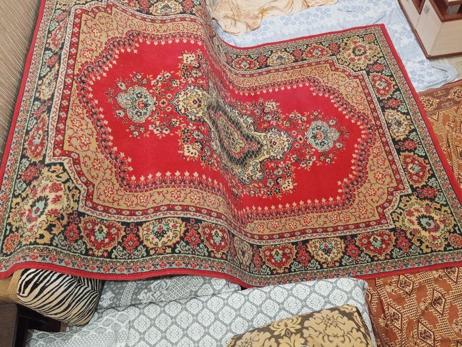 Продам ковёр 2*3