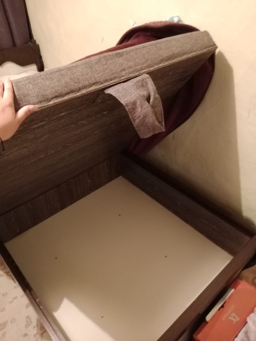 Продам кровать 2м на 90см
