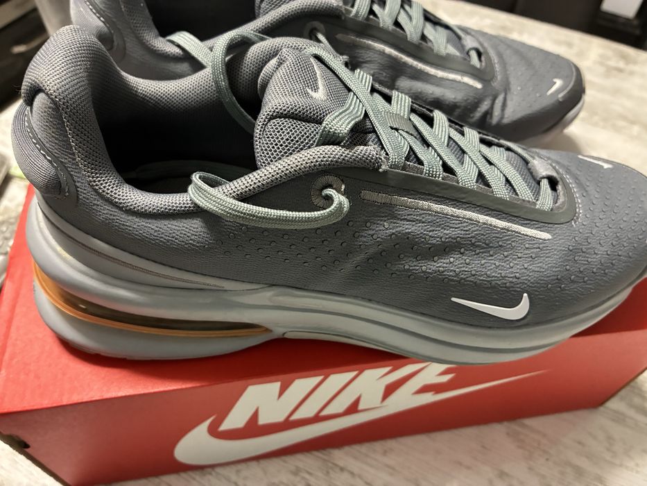 Маратонки Nike  ZOOM UPTURN