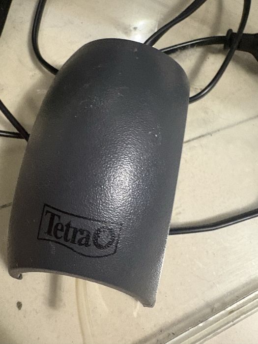 Аквариум 50 литра с външна помпа фон и кепче