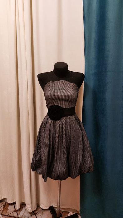 Продаю женские платья