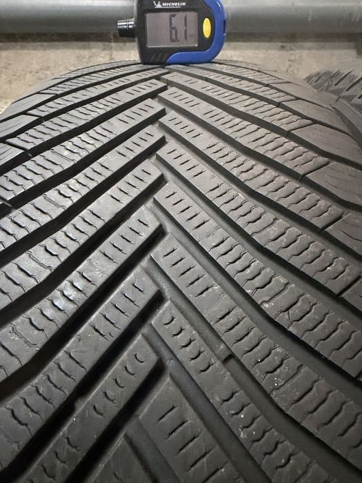 225/50/17 зимни гуми Michelin 2 броя (DOT24)