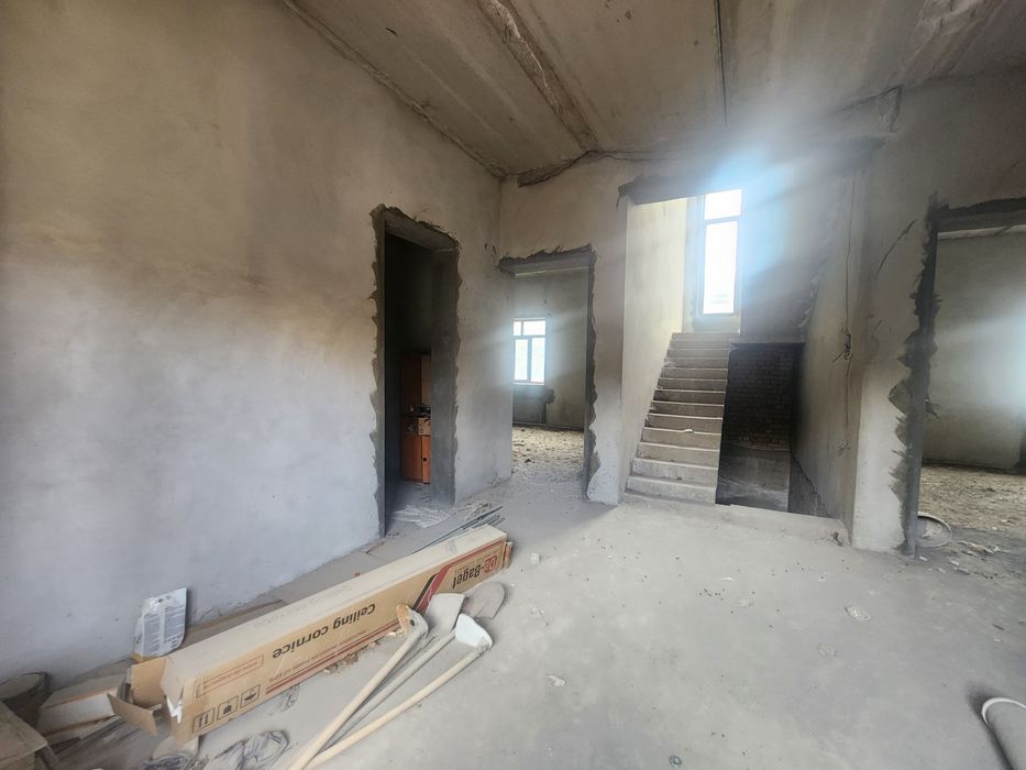 Тошкент шахар, Янги хаёт туманида жойлашган. 2 каватли уй