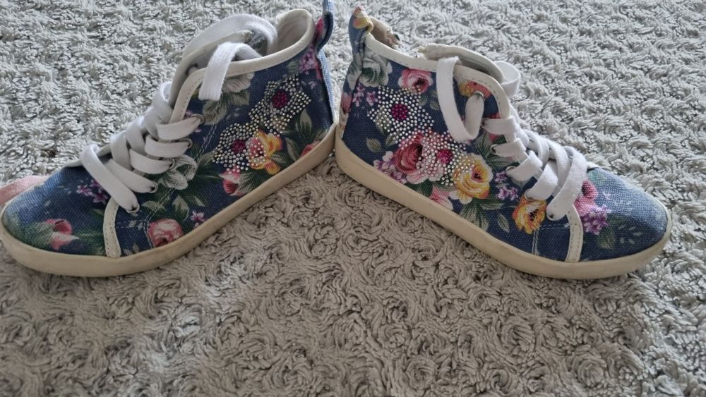 Incaltaminte fetite lelli kelly adidas