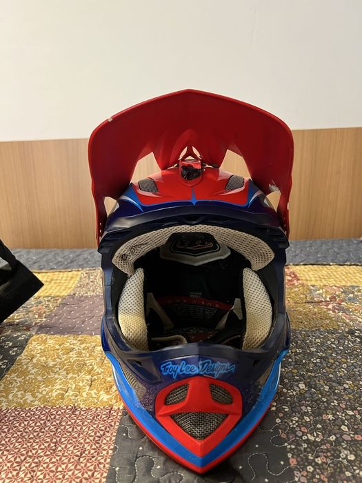 Troy lee desings d3