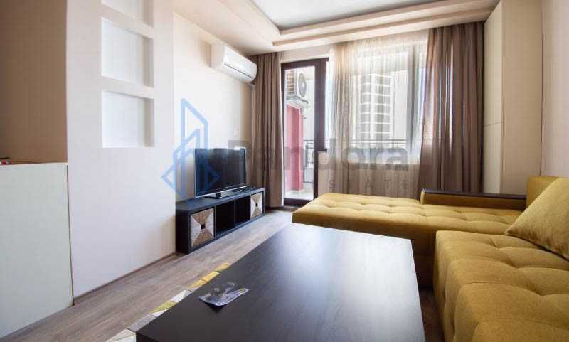 Тристаен апартамент под наем в кв. Младост 4