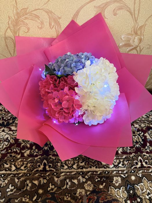 Букет из искуственных гортензий