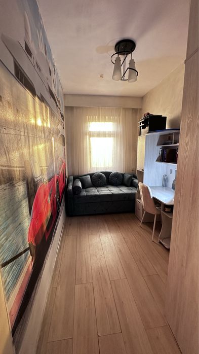 Продаю 3-х комнатную квартиру на м.Ойбек